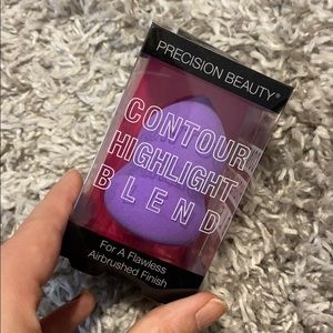 Purple blending sponge
